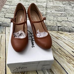 Womens Tan pixie shoes